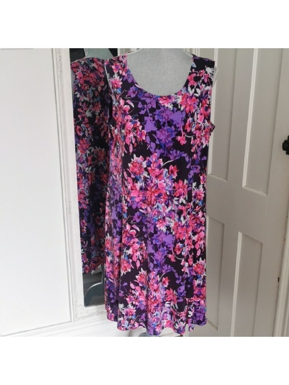 TanJay Petite floral cottagecore sleeveless dress, midi . Size